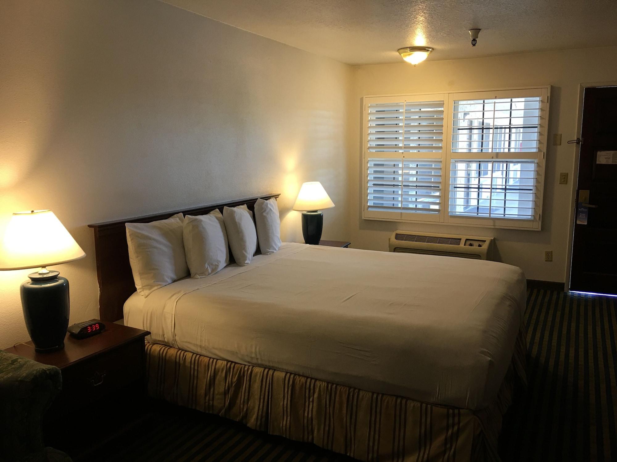 Inn Rodeway Near Great Mall 2*
